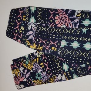 LuLaRoe Kids Leggings. Size L/XL. Floral print.